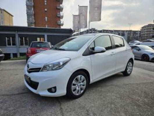 usato TOYOTA Yaris