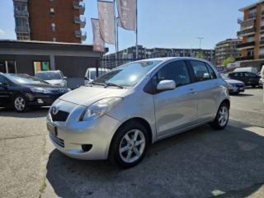 usato TOYOTA Yaris