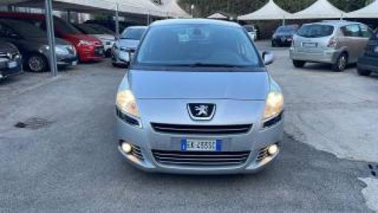 usato PEUGEOT 5008