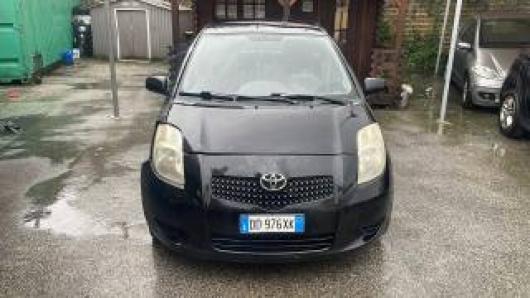 usato TOYOTA Yaris