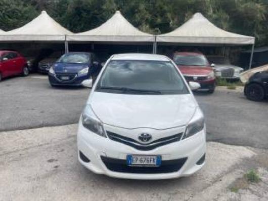 usato TOYOTA Yaris