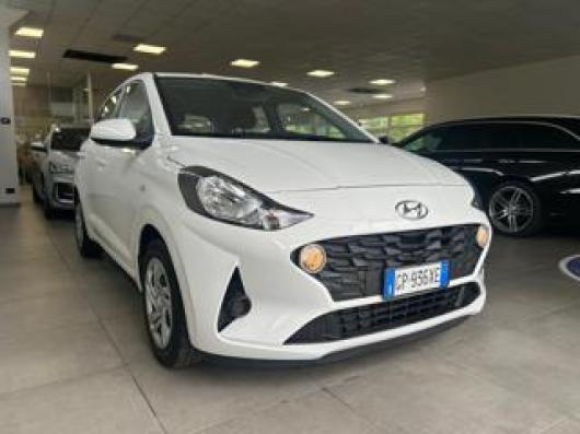 i10