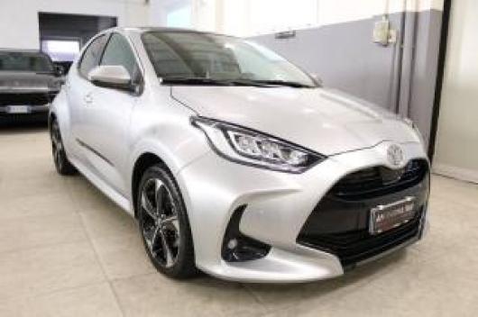 usato TOYOTA Yaris