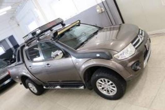 usato MITSUBISHI L200