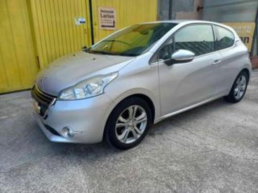usato PEUGEOT 208
