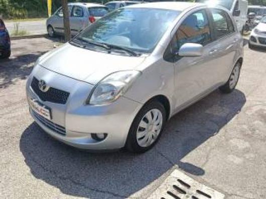 usato TOYOTA Yaris
