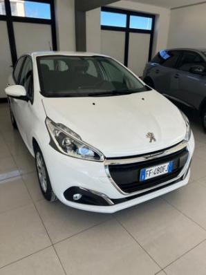 usato PEUGEOT 208