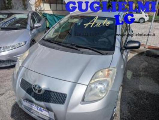 usato TOYOTA Yaris