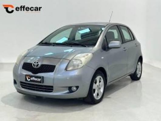 usato TOYOTA Yaris