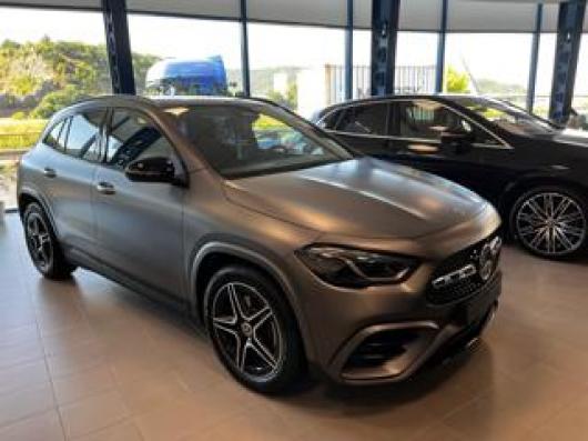 nuovo MERCEDES GLA 200