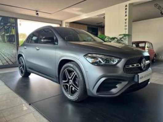nuovo MERCEDES GLA 200