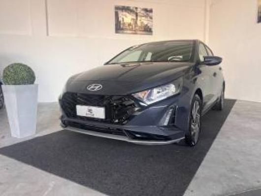 i20
