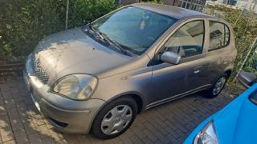 usato TOYOTA Yaris