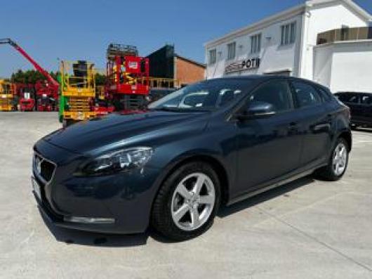V40