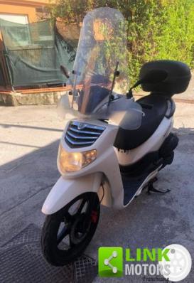 HD 200