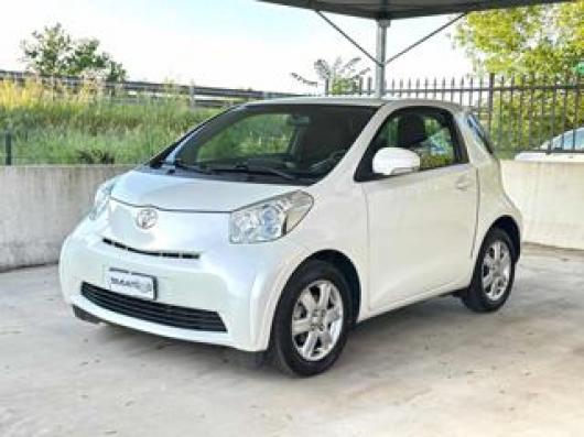 usato TOYOTA iQ
