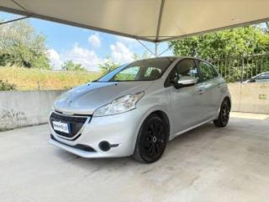 usato PEUGEOT 208