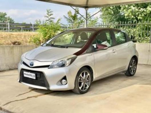 usato TOYOTA Yaris