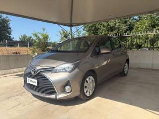 usato TOYOTA Yaris