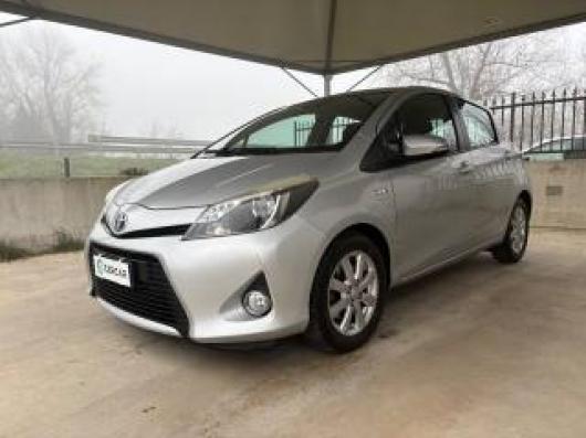 usato TOYOTA Yaris