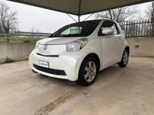 usato TOYOTA iQ