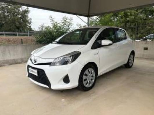usato TOYOTA Yaris