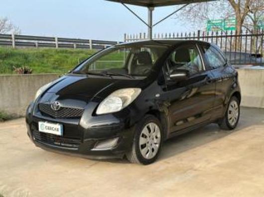 usato TOYOTA Yaris