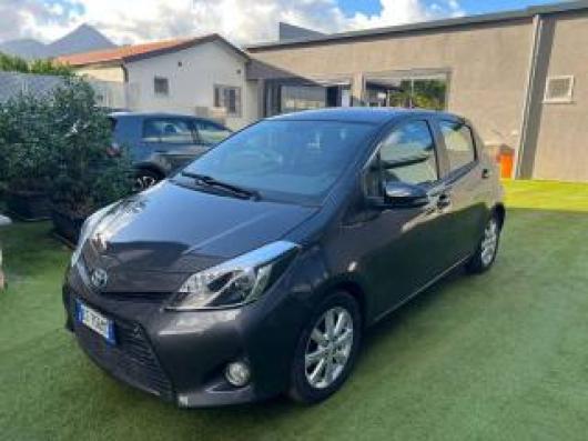 usato TOYOTA Yaris