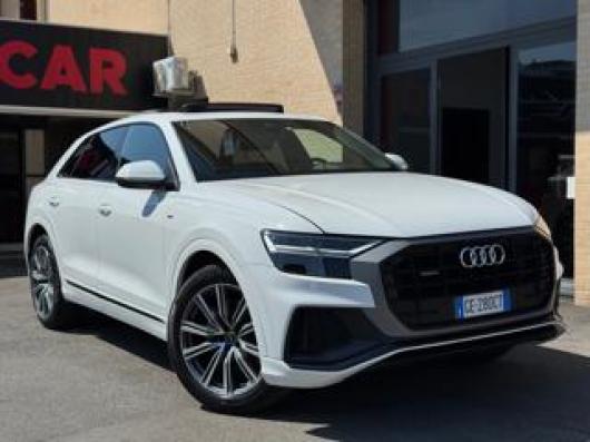 usato AUDI Q8