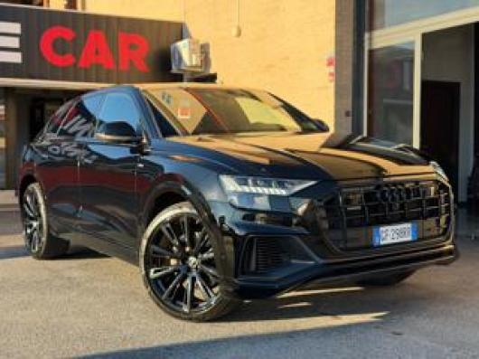 usato AUDI Q8