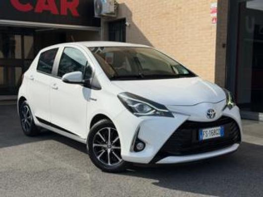 usato TOYOTA Yaris