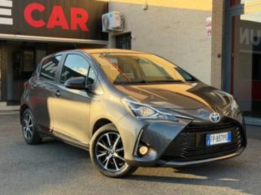 usato TOYOTA Yaris