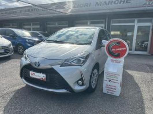 usato TOYOTA Yaris