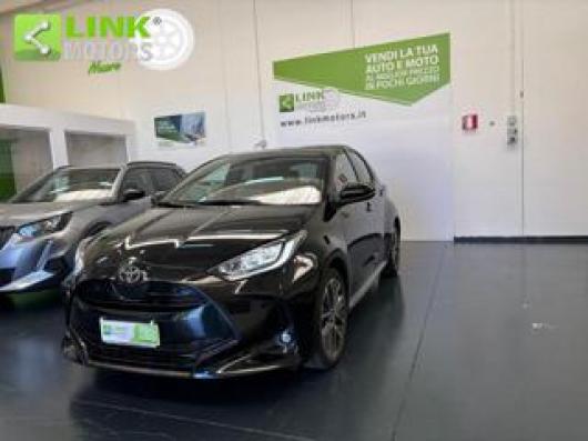 usato TOYOTA Yaris