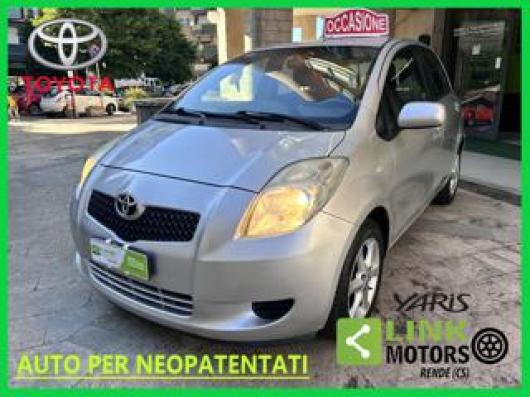 usato TOYOTA Yaris