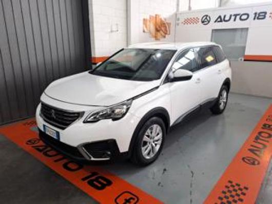 usato PEUGEOT 5008