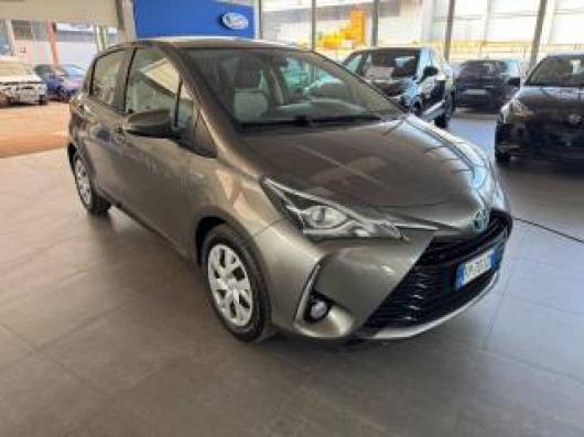 usato TOYOTA Yaris