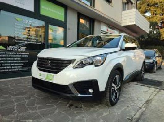 usato PEUGEOT 5008