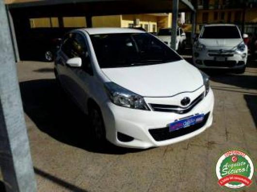 usato TOYOTA Yaris