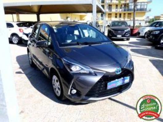 usato TOYOTA Yaris