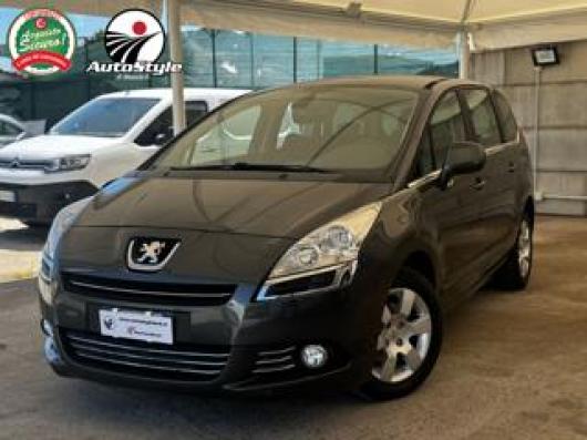 usato PEUGEOT 5008