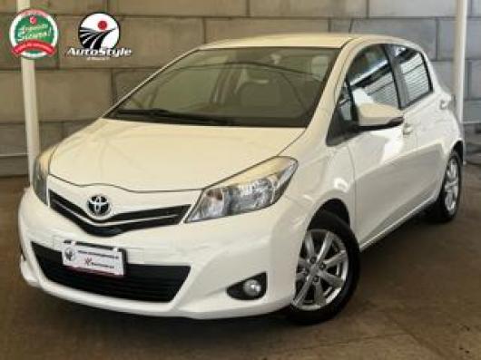 usato TOYOTA Yaris