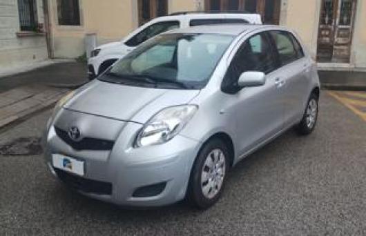 usato TOYOTA Yaris