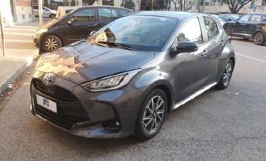 usato TOYOTA Yaris