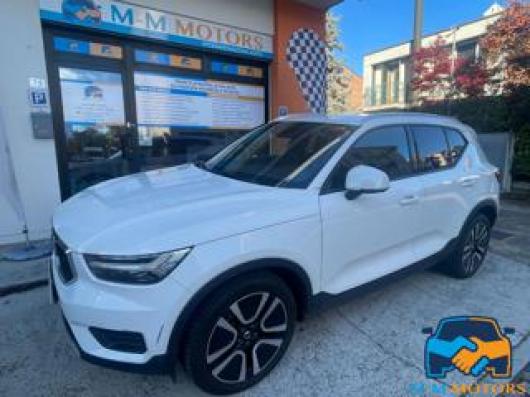 usato VOLVO XC40