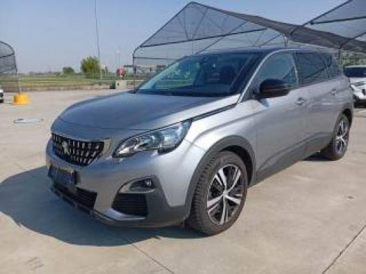 usato PEUGEOT 5008