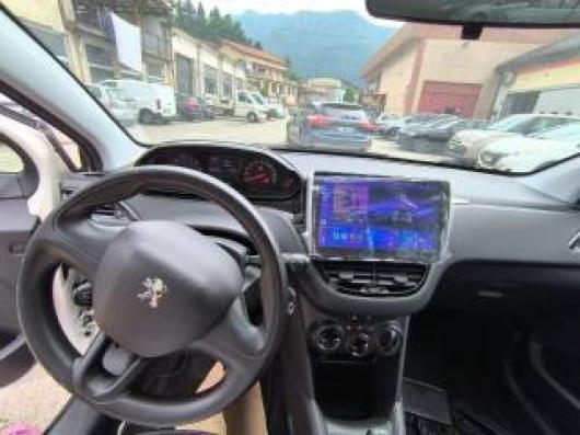 usato PEUGEOT 208