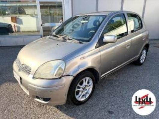 usato TOYOTA Yaris