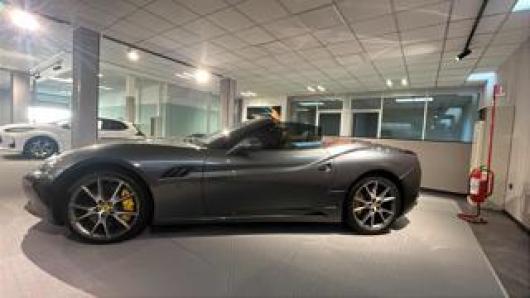 usato FERRARI California
