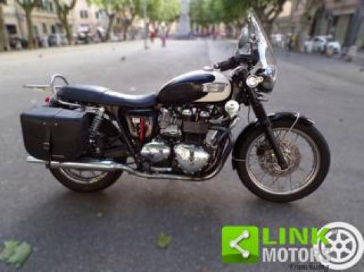 Bonneville T100 Black